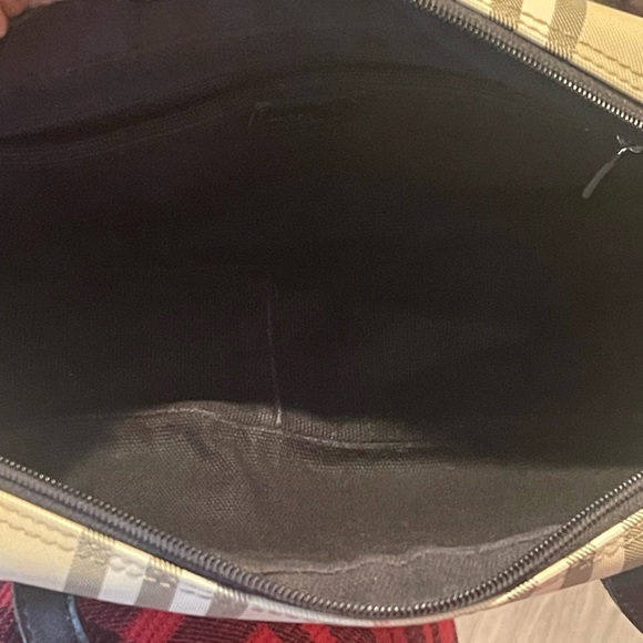 BURBERRY LONDON PRISTINE CONDITION!! π€β€οΈ NO CALL OUTS ON EXTERIOR & INTERIOR.. - Picture 10 of 12